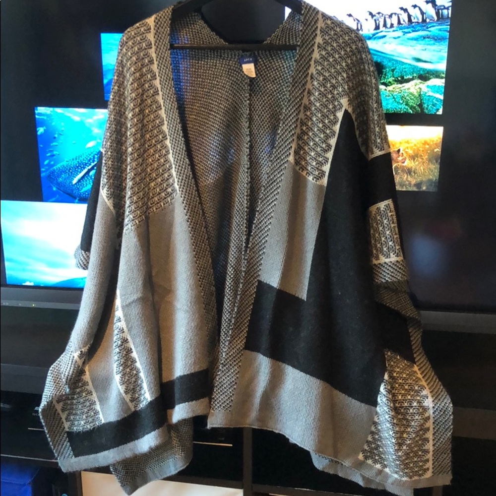 Apt. 9 poncho in excellent condition!